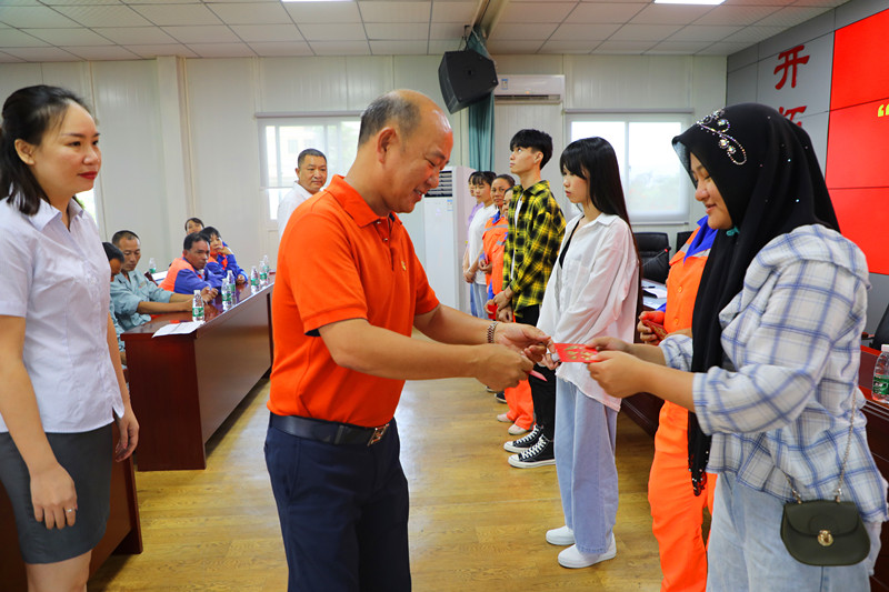 “金秋助學(xué)，圓夢明佳！”明佳集團(tuán)黨支部及工會組織開展愛心助學(xué)活動！